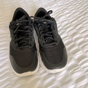 Nike sneakers for women Black/ White